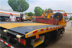 勐腊附近拖车电话号码服务